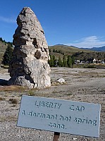 Yellowstone Mammoth Hotsprings (38).JPG